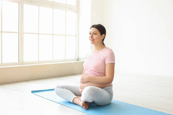 Young Pregnant Woman Gym — Stock Photo, Image