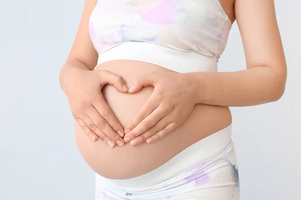 Ung Gravid Kvinna Ljus Bakgrund — Stockfoto