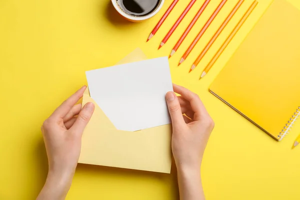 Female Hands Blank Sheet Paper Envelope Stationery Color Background — Stock Photo, Image