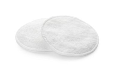 Beyaz arkaplanda pamuk pedler