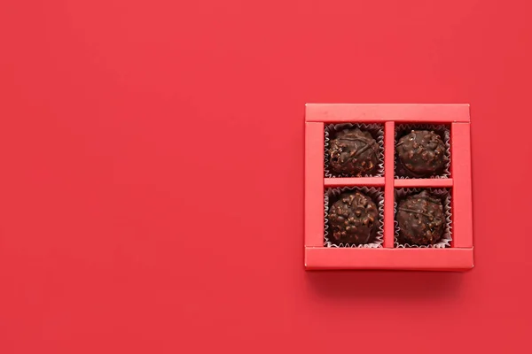 Krabice Sladkými Čokoládovými Bonbóny Barevném Pozadí — Stock fotografie