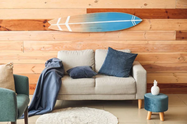 Interior Modern Stylish Room Sofa Surfboard — Stock Photo, Image