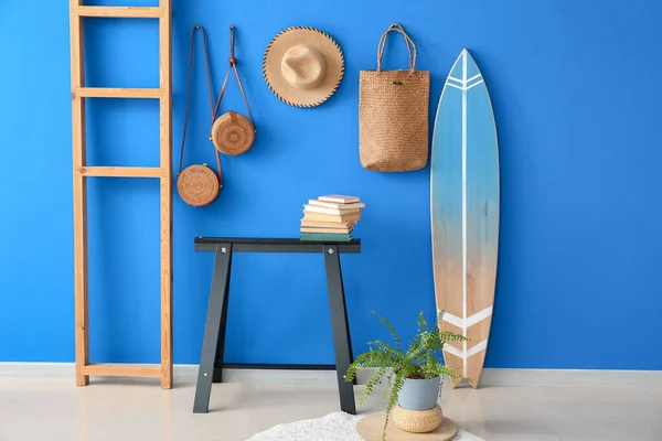 Intérieur Chambre Moderne Avec Planche Surf — Photo