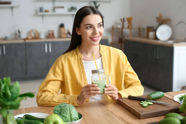 Young Woman Glass Healthy Green Smoothie Kitchen — Stock Photo, Image