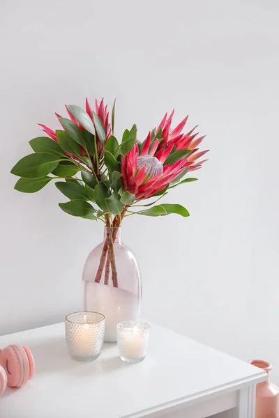 Protea Flowers Candles Table Interior Room — Stock Photo, Image