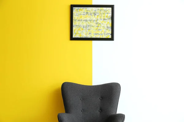 Modern Armchair Picture Hanging Color Wall Room — Stock Photo, Image