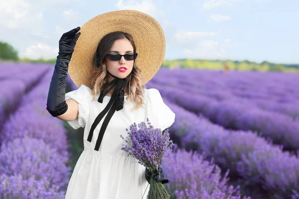 Beautiful Young Woman Lavender Field — Stock Photo, Image