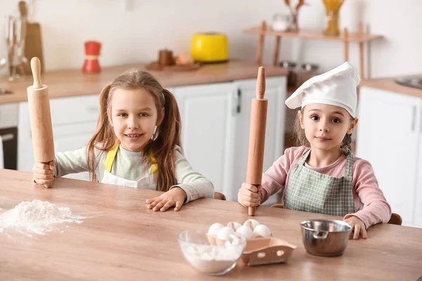 Cute Little Sisters Rolling Pins Cooking Kitchen — Stock Photo, Image