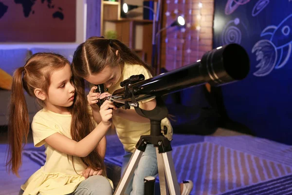 Cute Little Sisters Telescope Looking Stars Evening — Stock Photo, Image