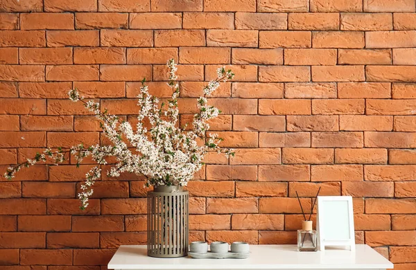 Vase Beautiful Blossoming Branches Table Room — Stock Photo, Image