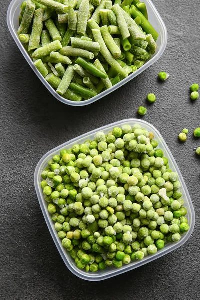 Containers Frozen Green Peas Beans Dark Background — Foto de Stock