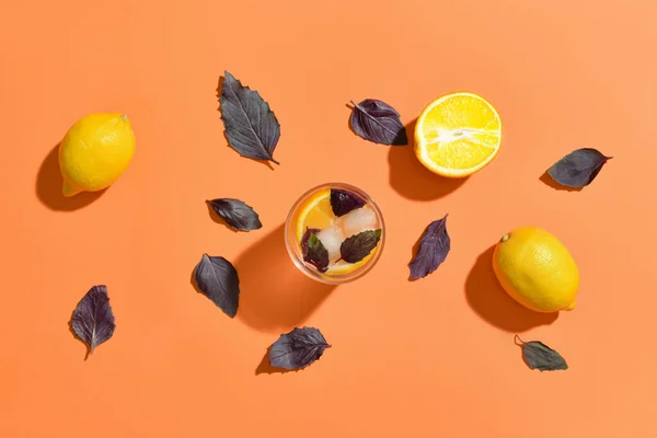 Glass Tasty Lemonade Basil Color Background — Stock Photo, Image