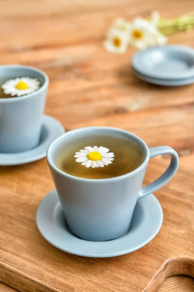 Xícaras Chá Floral Fundo Madeira — Fotografia de Stock