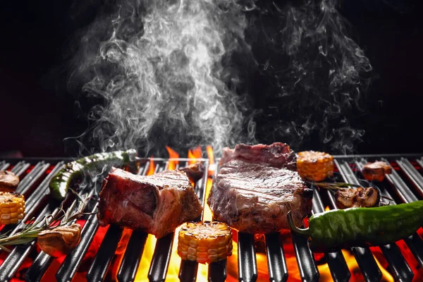 Barbecue Grill Tasty Steak Vegetables Dark Background — Stock Photo, Image