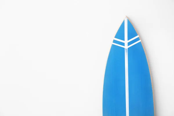 Tabla Surf Azul Sobre Fondo Blanco — Foto de Stock