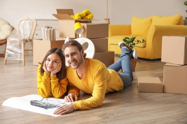 Young Couple House Plan New House Moving Day — Stock Photo, Image