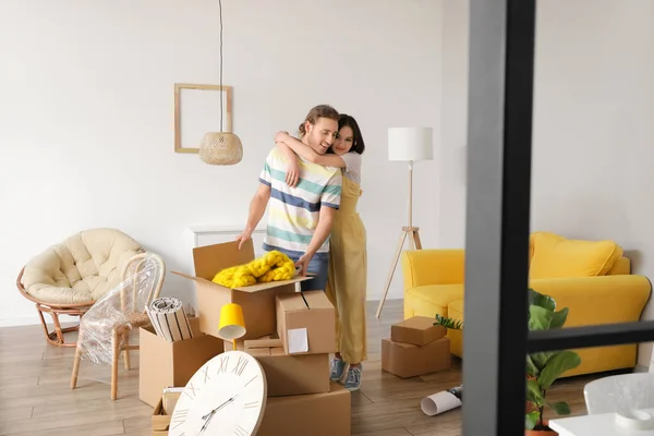 Young Couple Cardboard Boxes New House Moving Day — Stock Photo, Image