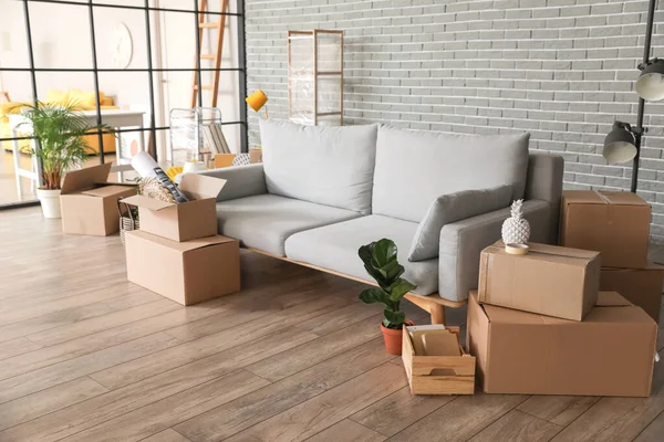 Cardboard Boxes Belongings Sofa Room Moving Day — Stock fotografie