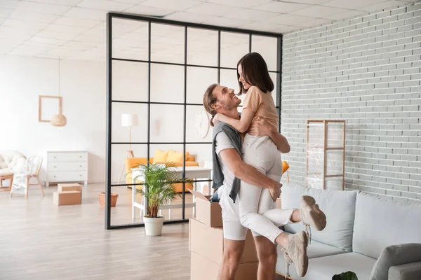 Young Couple New House Moving Day — Stock Photo, Image