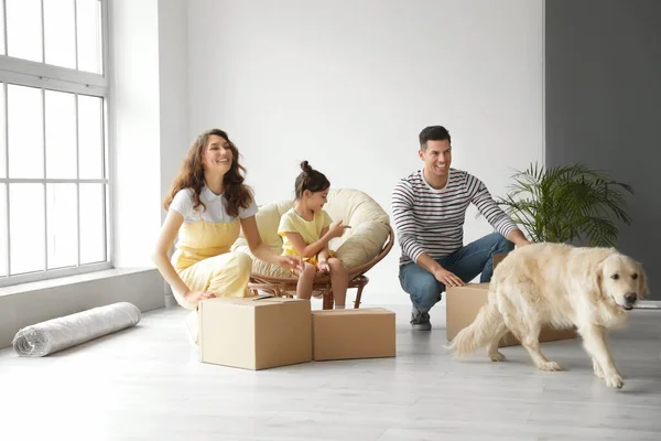 Happy Family Dog Moving Boxes New House — Stock Photo, Image