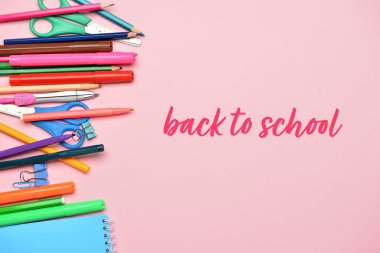 Okul gereçleri renk arkaplanı