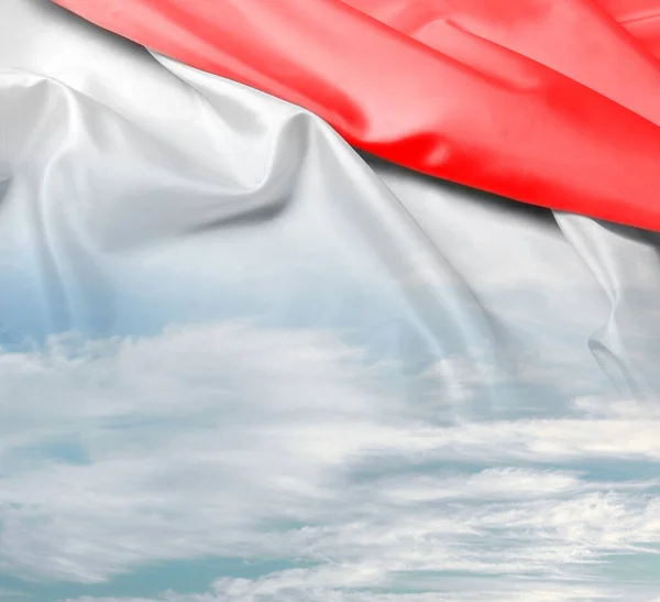 Bendera Nasional Indonesia Dengan Langit Mendung — Stok Foto