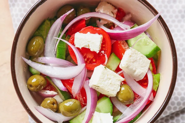 Bowl Tasty Greek Salad Color Background Closeup — Stock Photo, Image