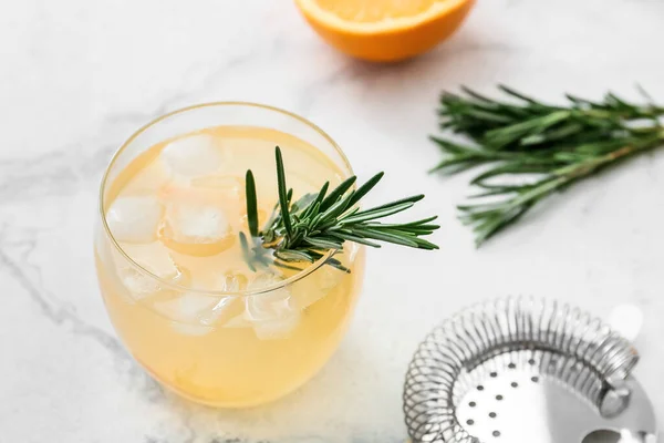 Glass Tasty Orange Cocktail Rosemary Light Background Closeup — Stock Photo, Image