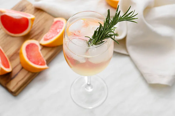 Glass Tasty Grapefruit Lemonade Rosemary Light Background Closeup — Stock Photo, Image