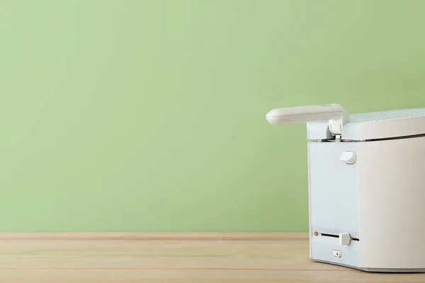 Modern Deep Fryer Table Color Wall — Stock Photo, Image