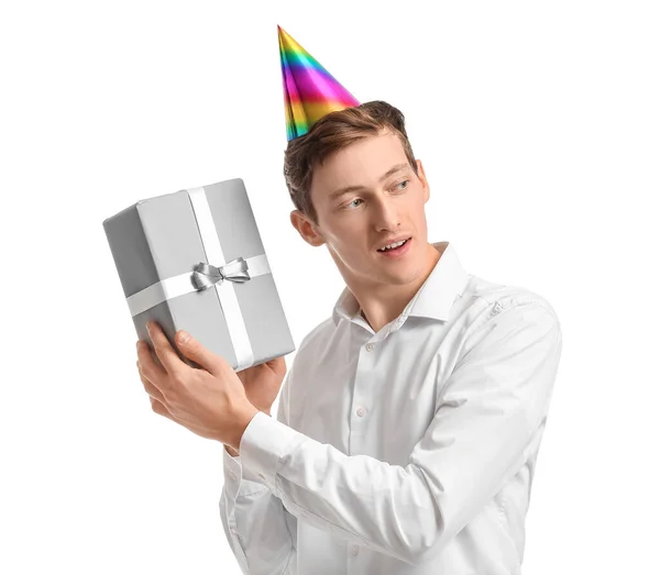 Hombre Guapo Con Regalo Sobre Fondo Blanco — Foto de Stock