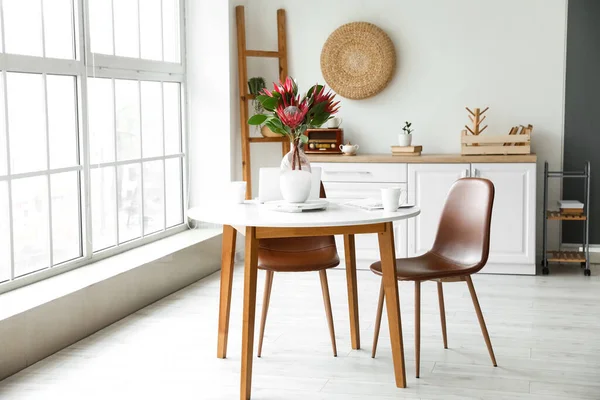 Protea Blüten Inneren Der Modernen Küche — Stockfoto