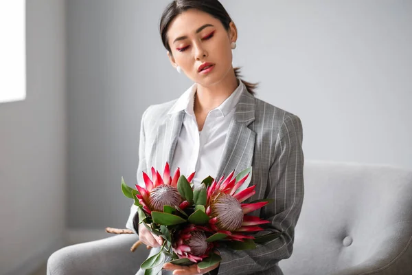 Beautiful Young Woman Protea Flowers Home — Stock Photo, Image