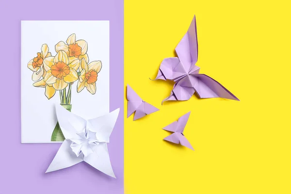 Origami Narcissus Blomma Fjärilar Och Gratulationskort Färg Bakgrund — Stockfoto