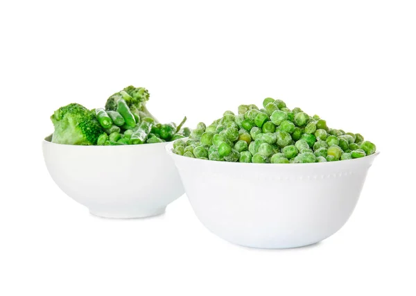 Miski Mrożonymi Zielonymi Warzywami Białym Tle — Zdjęcie stockowe