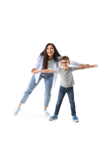 Dançando Jovem Mulher Seu Pequeno Filho Fundo Branco — Fotografia de Stock