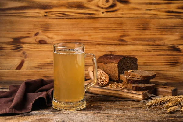 Mug Fresh Kvass Wooden Background — Stock Photo, Image