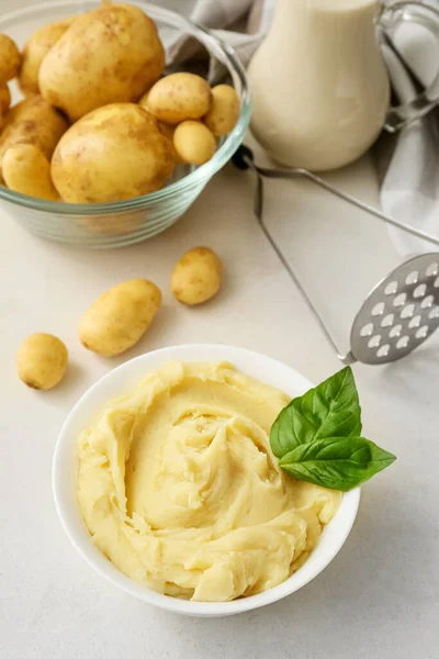 Bowl Tasty Mashed Potatoes Light Background — Stock Photo, Image