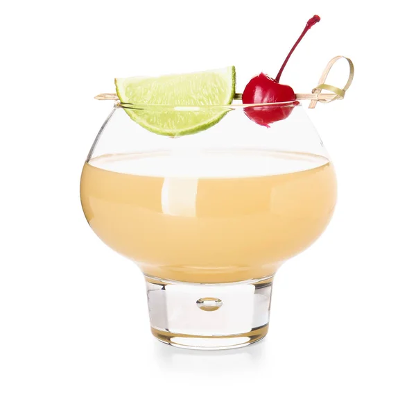 Bicchiere Delizioso Mai Tai Cocktail Sfondo Bianco — Foto Stock