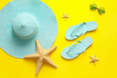 Şık şapkalar, parmak arası terlikler, güneş gözlükleri ve yıldız balıkları.