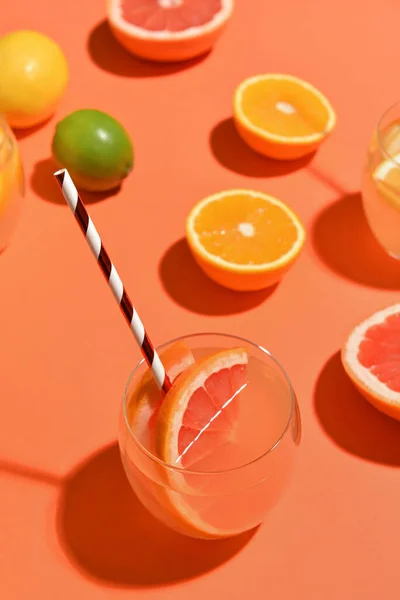 Composition Glasses Lemonade Citrus Fruits Color Background Closeup — Stock Photo, Image