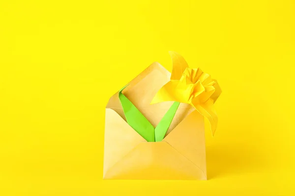 Origami Daffodils Envelope Color Background — Stock Photo, Image