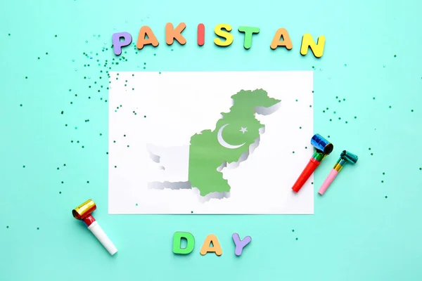 Χαρτί Σημαία Χάρτη Του Πακιστάν Και Φυσητήρες Κόμμα Στο Φόντο — Φωτογραφία Αρχείου