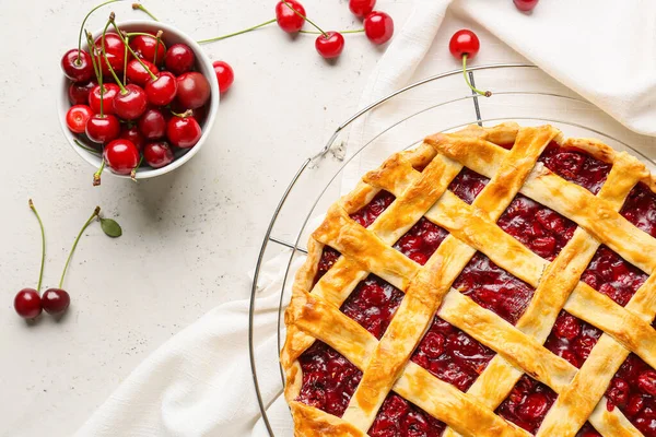 Grid Tasty Cherry Pie Light Background — Stock Photo, Image