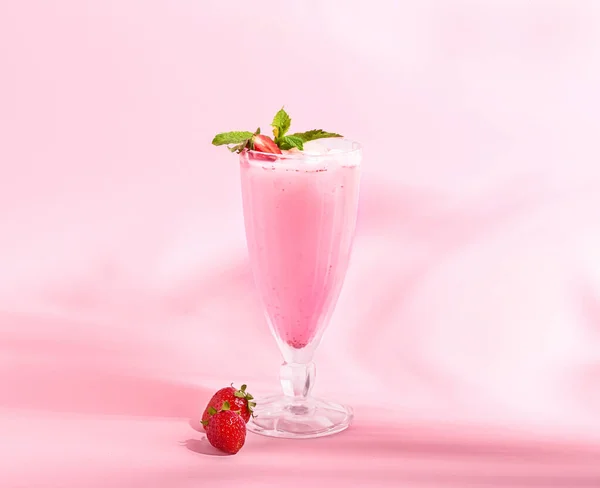 Glass Strawberry Pina Colada Cocktail Color Background — Stock Photo, Image