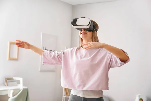 Young Woman Virtual Reality Glasses Dancing Home — Stock Photo, Image