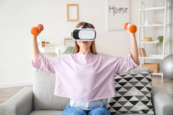Young Woman Virtual Reality Glasses Training Home — Stock Photo, Image