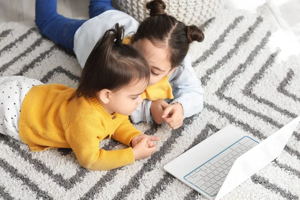 Cute Little Sisters Laptop Watching Cartoons Home — Stock Photo, Image