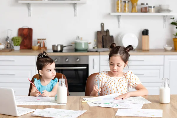 Cute Little Sisters Drawing Kitchen — Stock Photo, Image