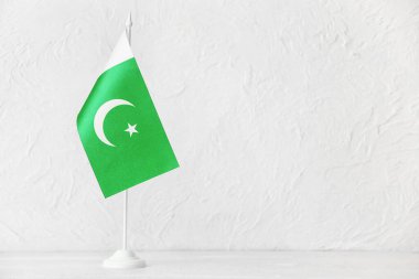 Işık arkaplanda Pakistan bayrağı